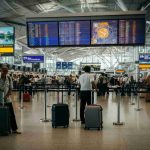 EasyJet affronta perdite crescenti ma si prepara per un'estate di ripresa