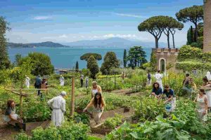 Il Papa visita Castel Gandolfo: un momento di riflessione e spiritualità