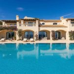 Il boom del mercato immobiliare: valore degli immobili di lusso in C. Smeralda cresce del 50%