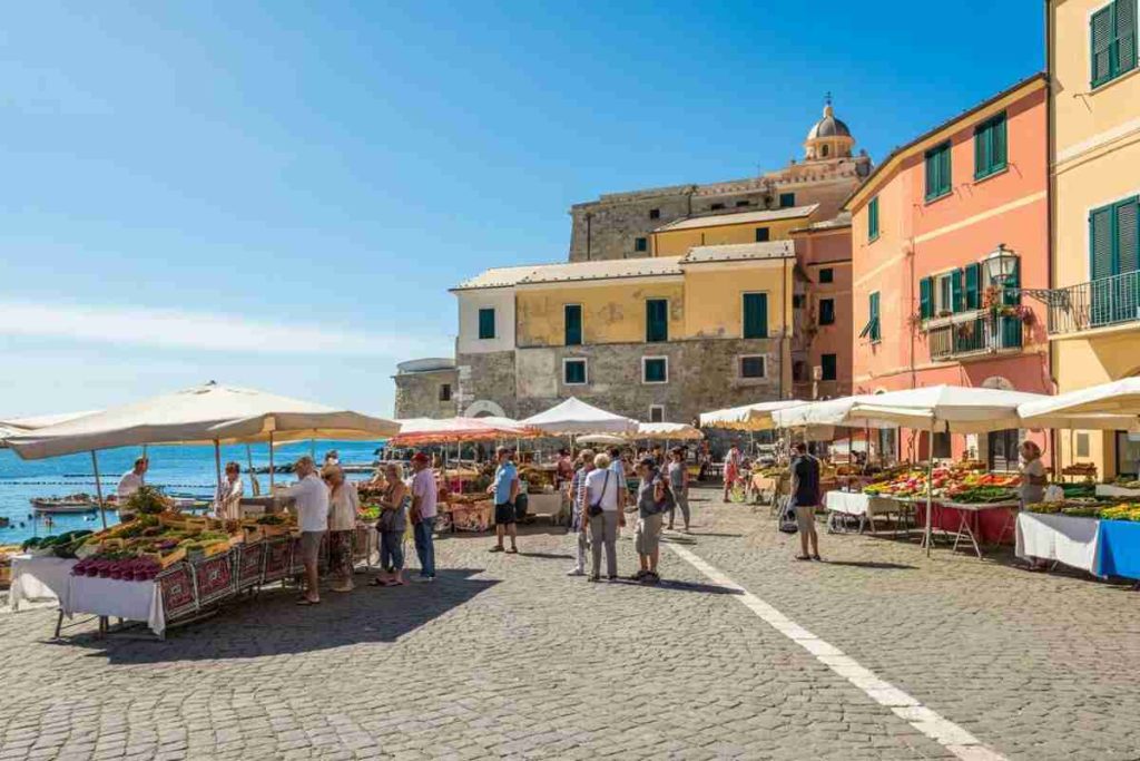 Indagini sul sindaco di Sorrento: coinvolto un assistente di Pina Picierno