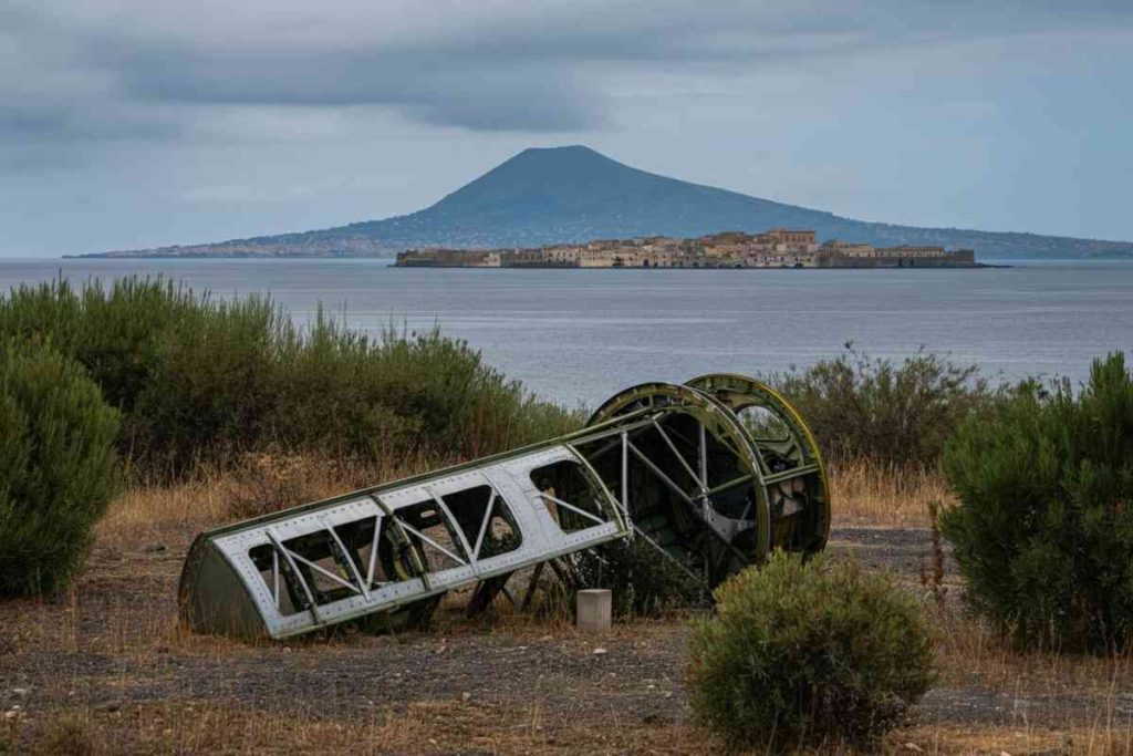Ritrovato su Ebay un pezzo della Freccia Tricolore scomparso dopo l'incidente a Pantelleria: chi lo vendeva?