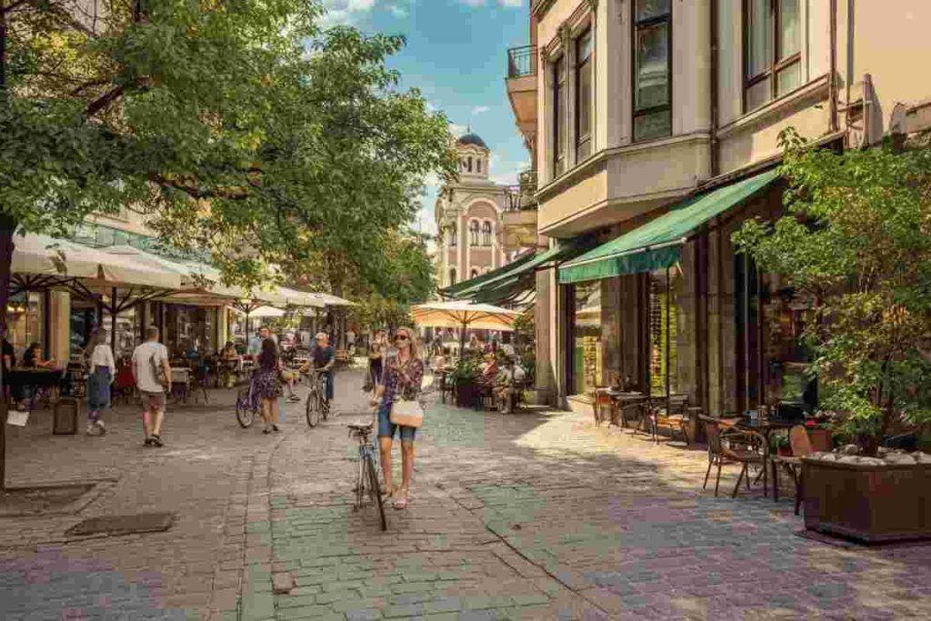 Scoprire la Bulgaria: opportunità di lavoro, stipendi e suggerimenti utili