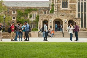 Trump chiede trasparenza: rivelare i nomi degli stranieri ad Harvard