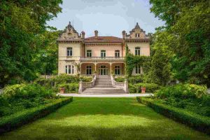 Barbara Berlusconi e la villa di Macherio: un acquisto a rate e il legame con la famiglia Berlusconi