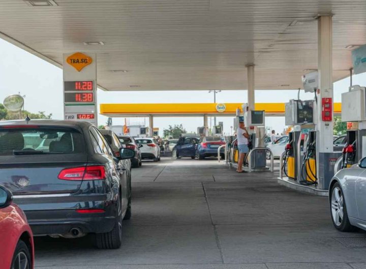 Codacons avverte: possibile impennata dei carburanti, il governo deve intervenire