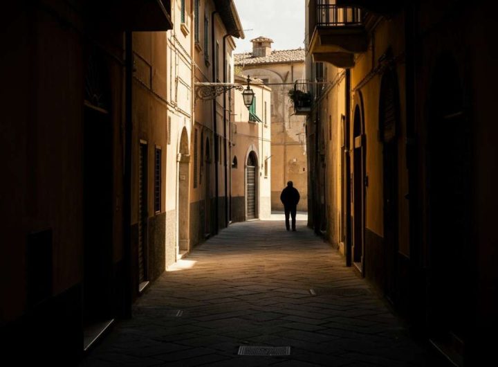 Colonnella: la Guardia di finanza smantella il bordello nel cuore della prostituzione