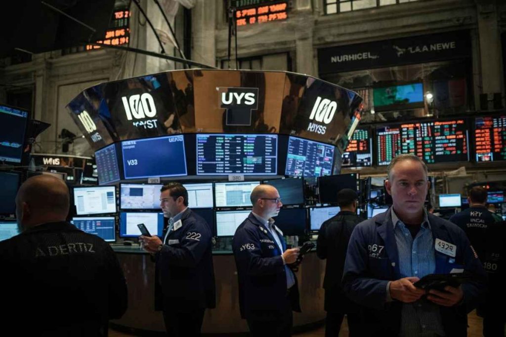 Hong Kong inizia la giornata con un leggero guadagno dello 0,01%