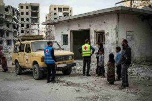 Israele colpisce un centro di aiuti a Rafah: 22 vittime nel raid