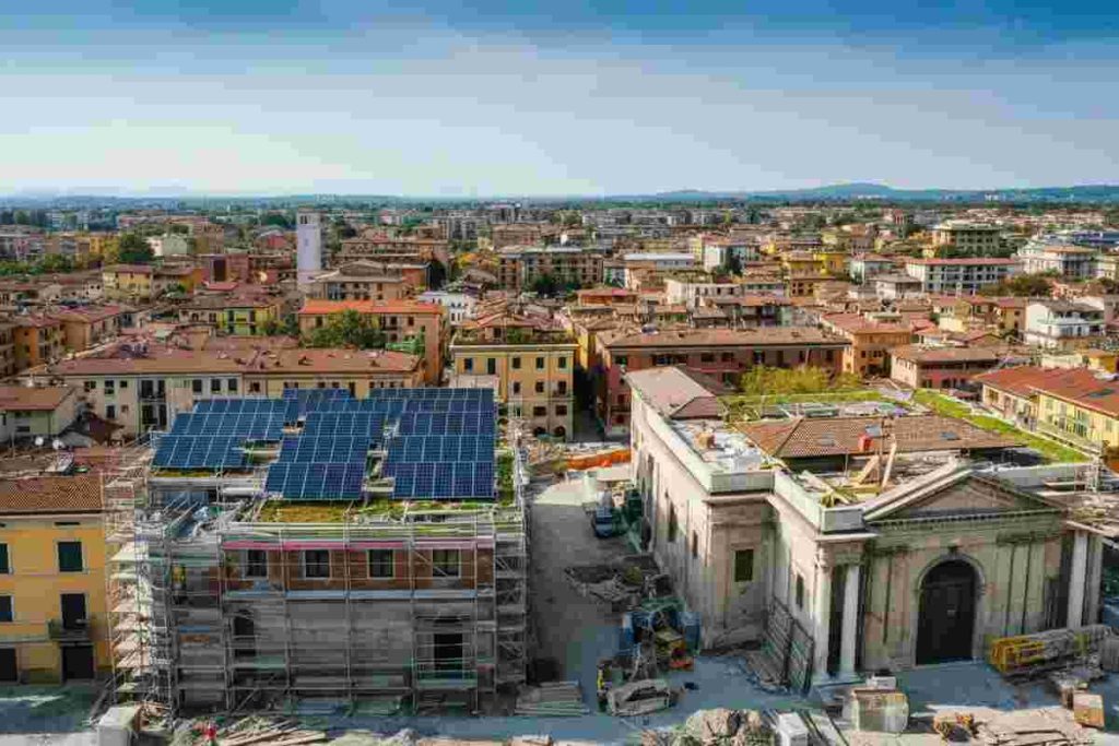 Italia supera metà obiettivi per le case green: la guida dei geometri dell'Ue per centrarli tutti