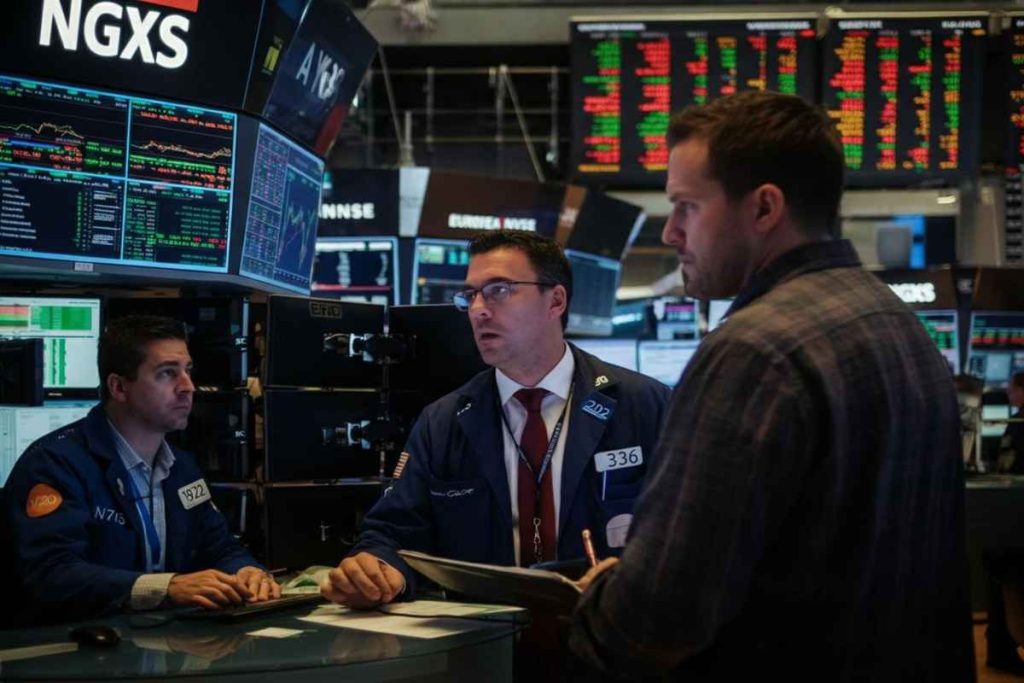 L'Europa chiude in rosso: Madrid segna un -0,8%