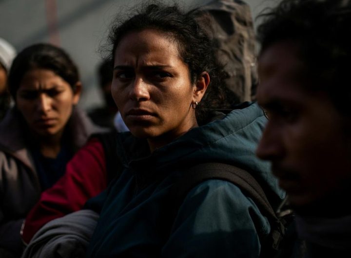 La verità sui migranti europei deportati dalla Casa Bianca: smascherata la fake news