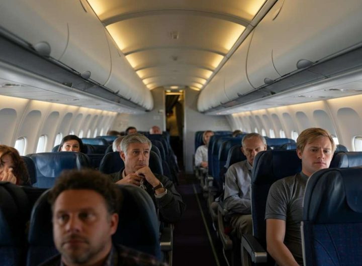 Mascherine per l'ossigeno sul volo Cagliari-Linate: il drammatico momento e la reazione dei passeggeri