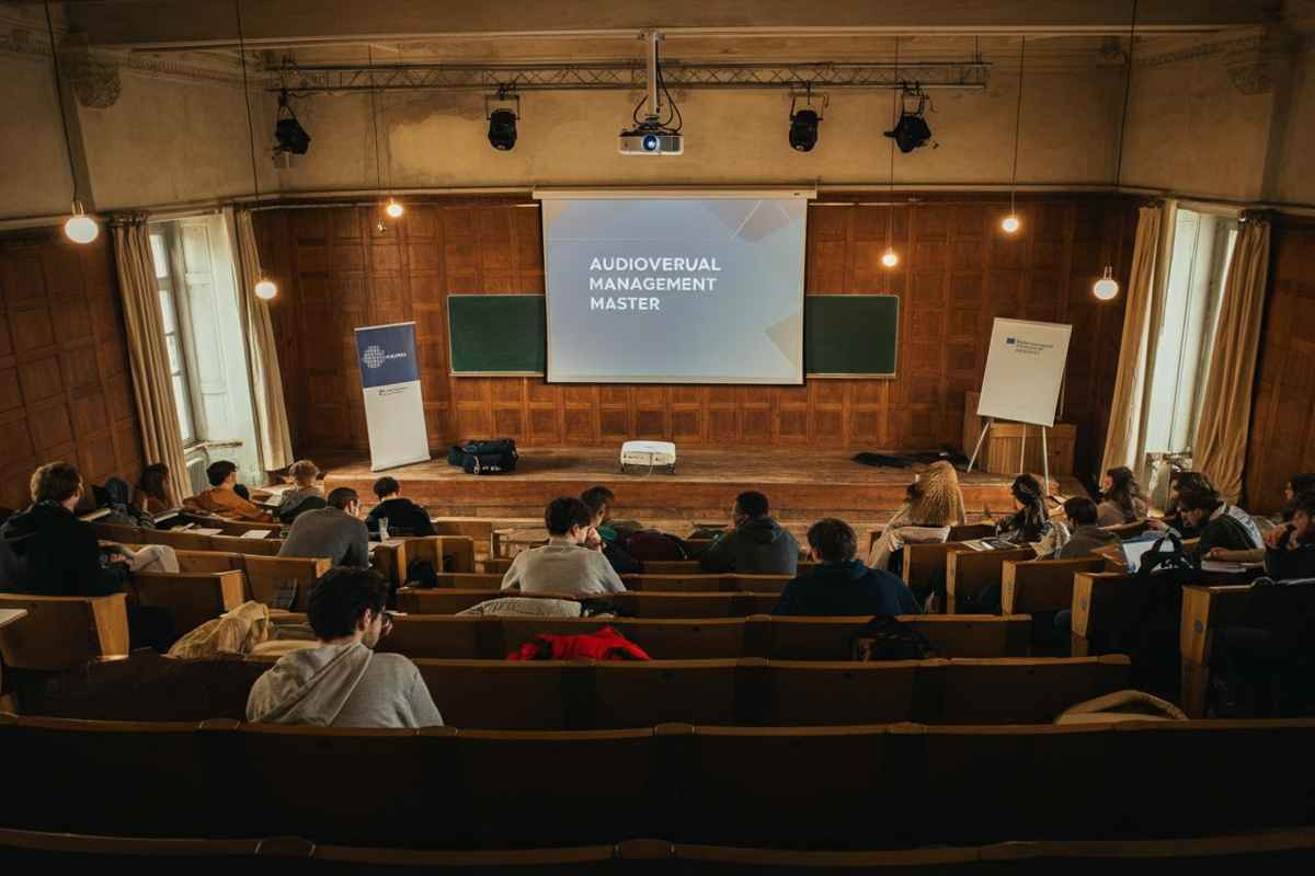Master gratuito per 20 aspiranti manager dell'audiovisivo: un'opportunità imperdibile