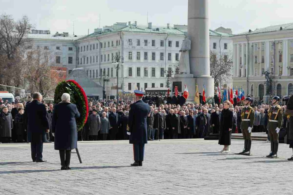 Mattarella e Meloni celebrano l'orgoglio nazionale all'Altare della Patria