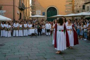 Mattarella invita all'unità e alla concordia nel giorno della festa della Repubblica