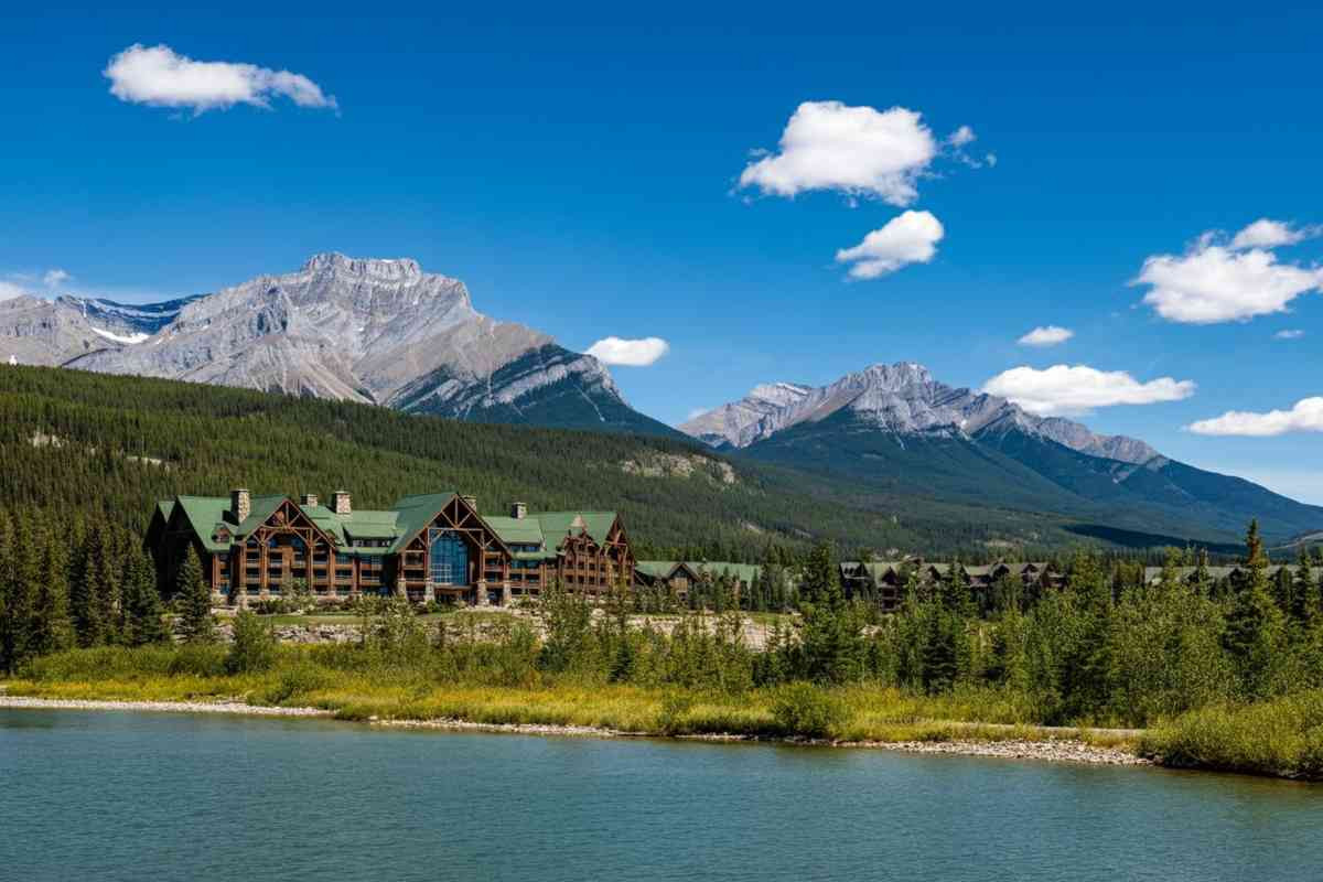 Meloni atterra in Canada: attesa per il G7 a Kananaskis