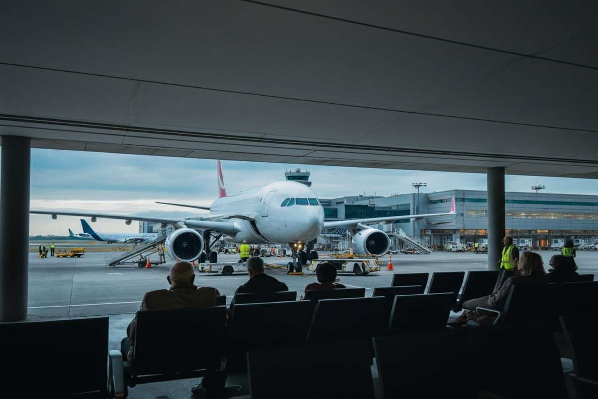 Primi voli in ripartenza dopo il guasto ai radar: il traffico aereo torna a normalizzarsi nel Nord-Ovest
