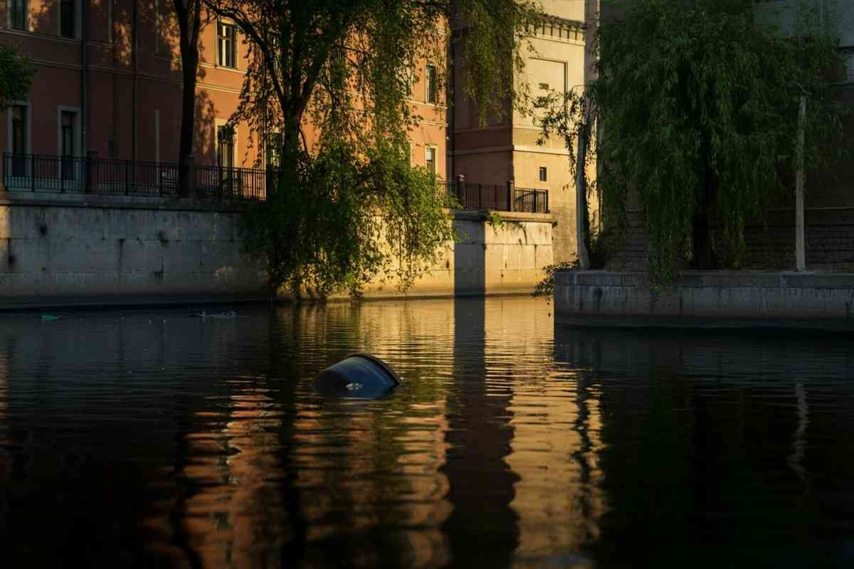 Ritrovato un cadavere nell'Arno: mistero sulla donna deceduta da tempo