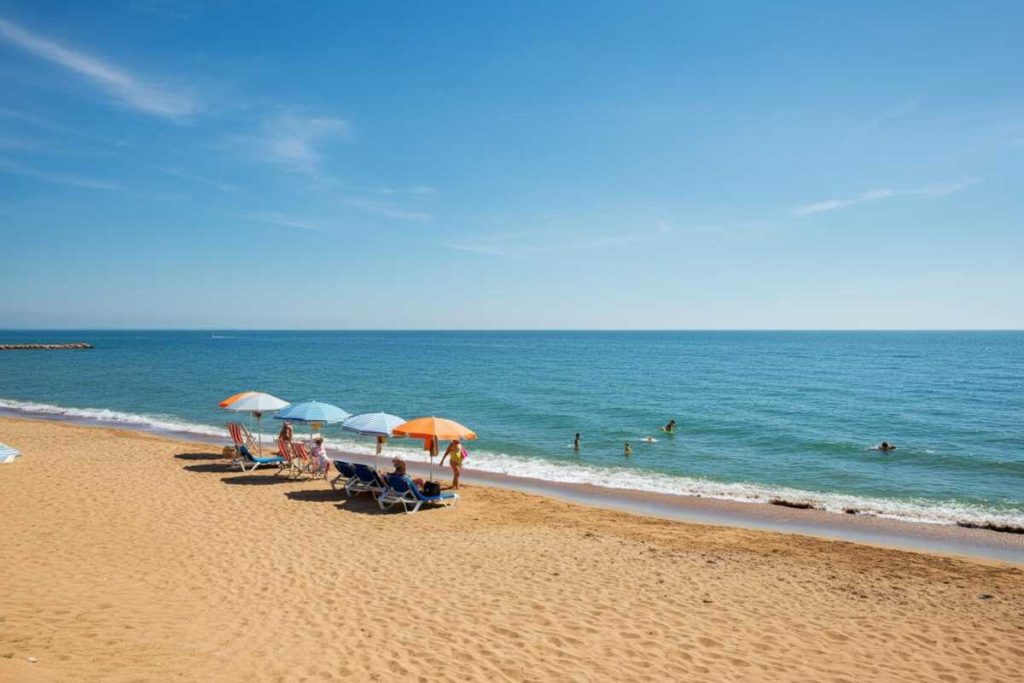 Vacanze al mare: perché il costo è aumentato del 5,5% tra trasporti e ristoranti