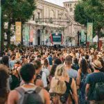 Viaggi in treno: il successo dei concerti di Guns N' Roses e Dua Lipa secondo Trainline