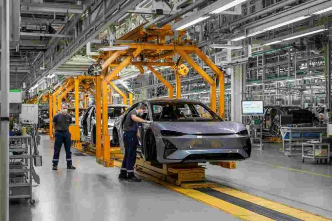 Acea: la certezza sui dazi e le conseguenze per l'UE e gli USA