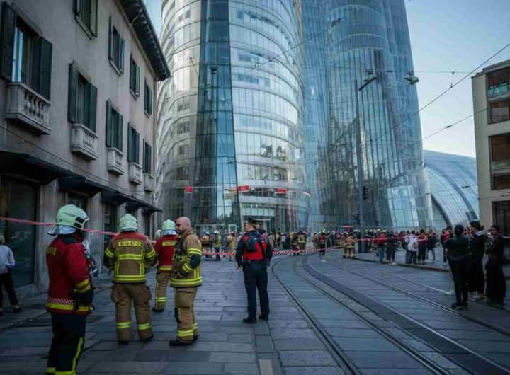 Crollo dell'insegna Generali nella Torre Hadid: chiusa la zona per sicurezza