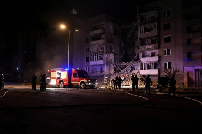 Droni russi colpiscono Kiev: un morto e 43 feriti nel raid notturno