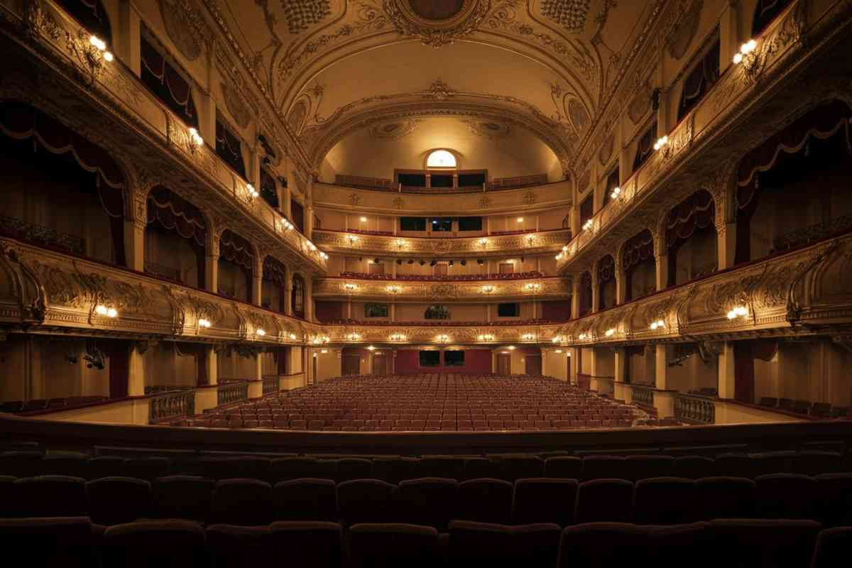 Emiliano al Petruzzelli: l'Anac convalida l'autonomia sorprendente