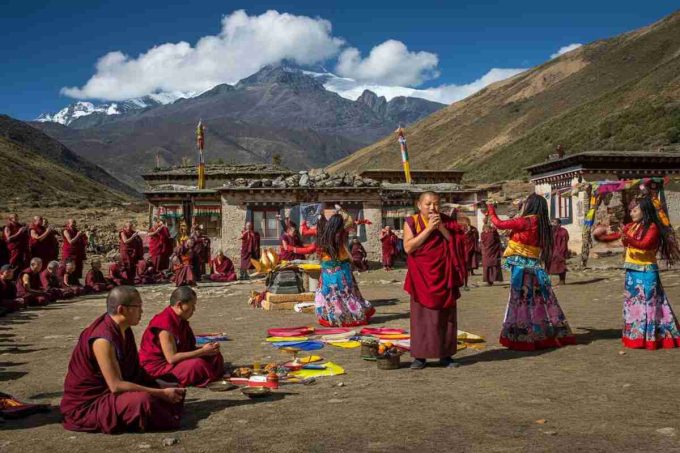 Il Dalai Lama compie 90 anni: la celebrazione di un 'semplice monaco'