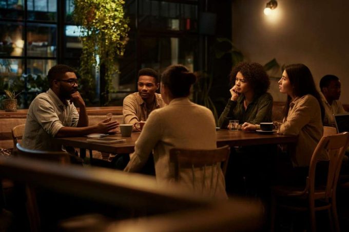 Il Papa e la bulimia da social: un'analisi della malattia della nostra società