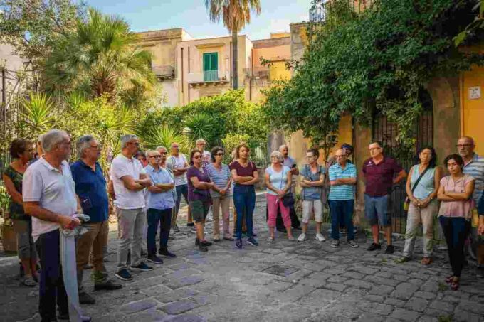 Inchiesta a Palermo per la misteriosa morte di un'11enne con segni sul corpo e vestiti intrisi di benzina