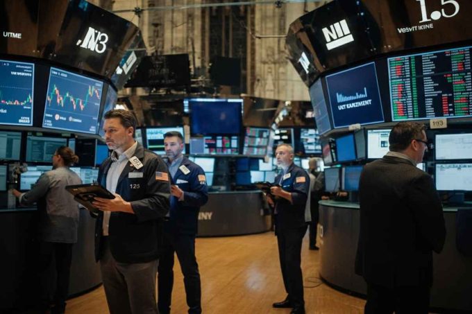 L'Europa resiste all'apertura, Londra rimane stabile