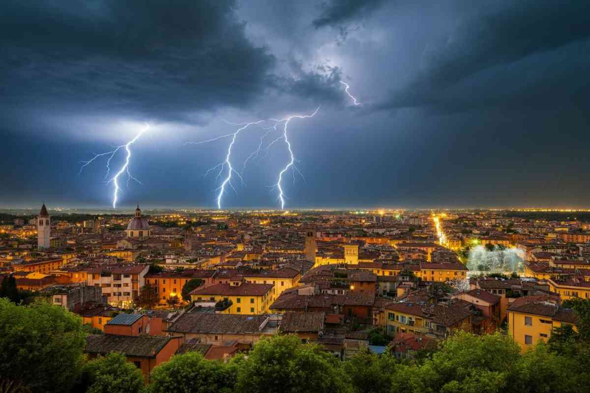 L'Italia sotto attacco: oltre 100 mila fulmini in 48 ore e una nuova ondata di calore in arrivo