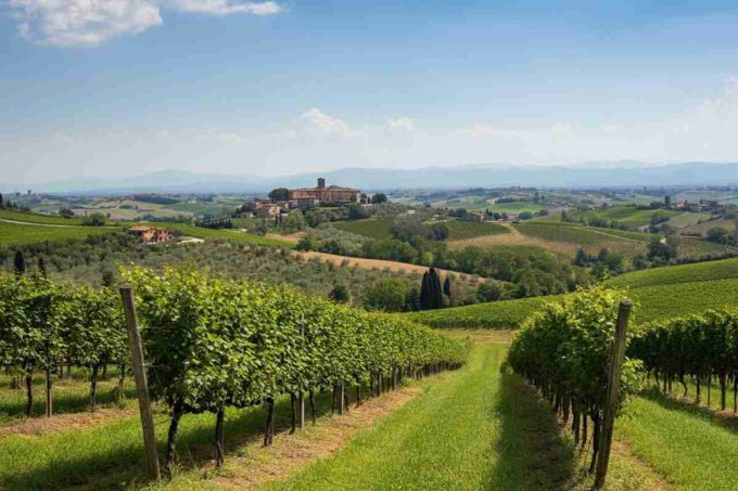 Lo spread Btp-Bund scende a 84,7 punti base: cosa significa per l'economia italiana?