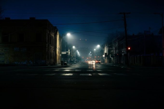 Mosca sotto attacco: la quinta notte di bombardamenti in corso