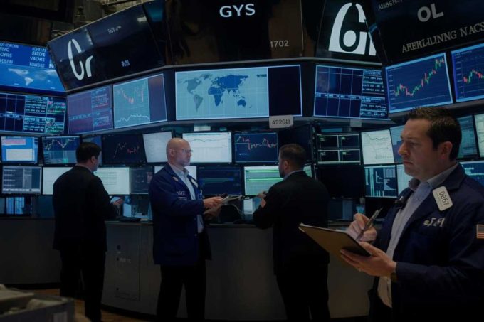 Petrolio in calo a New York: cosa significa il prezzo di 69,54 dollari?