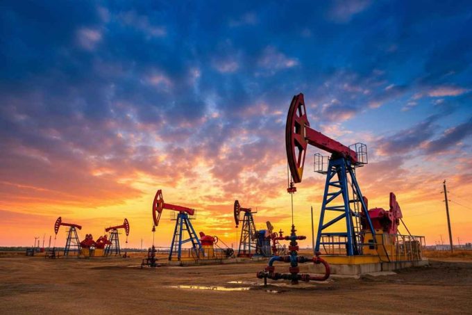 Petrolio in discesa: l'effetto dell'aumento della produzione Opec+