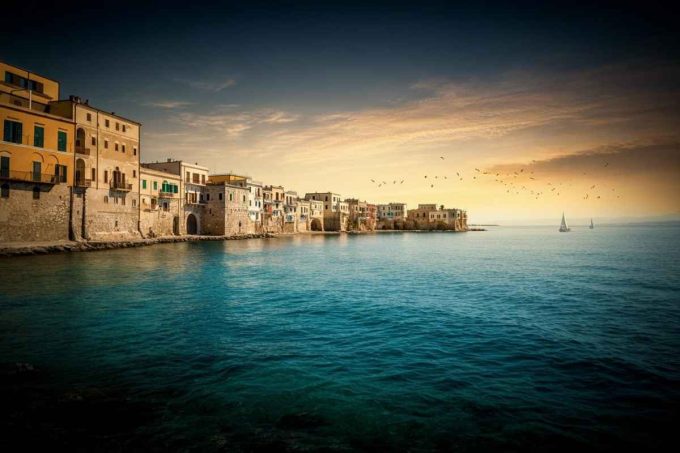 Piantedosi: l'incidente di Bengasi non compromette i legami con la Libia