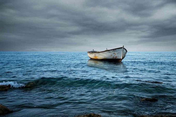 Processo ai militari per il naufragio di Cutro: la tragedia poteva essere evitata?