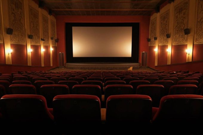 Servillo esprime preoccupazione per il futuro del cinema: un passo indietro da evitare