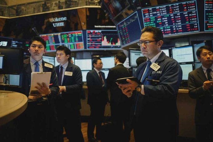 Tokyo avvia la giornata con un leggero rialzo in borsa (+0,10%)