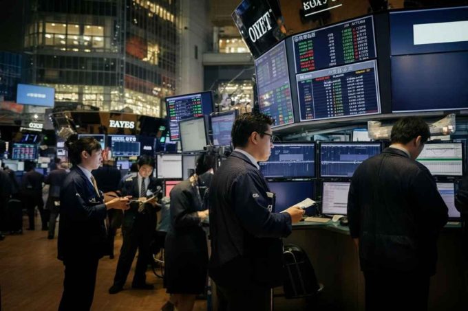 Tokyo inizia la giornata con slancio: borsa in rialzo del 1,11%
