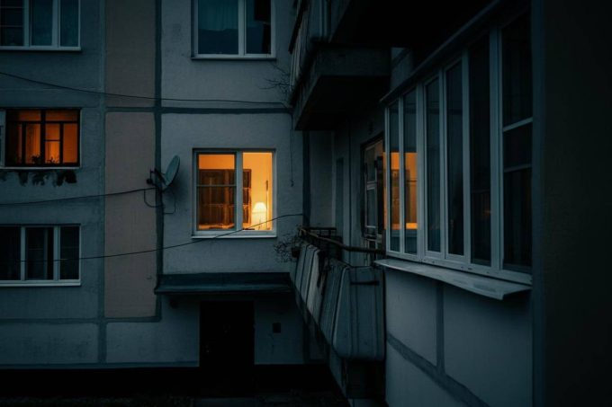 Tragedia a Milano: un figlio uccide la madre e si toglie la vita dal balcone