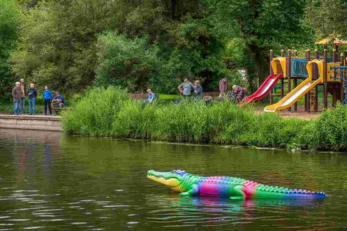 Un giocattolo inganna tutti: il mistero del coccodrillo a Ladispoli svelato