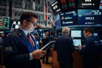 Borsa europea in attesa di Trump e Putin: Milano guadagna lo 0,7%