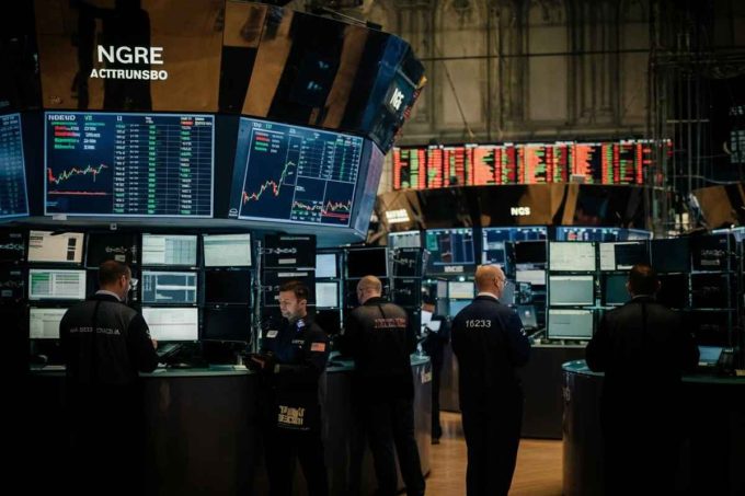 Borsa europea in calo: Parigi segna un -1,1%