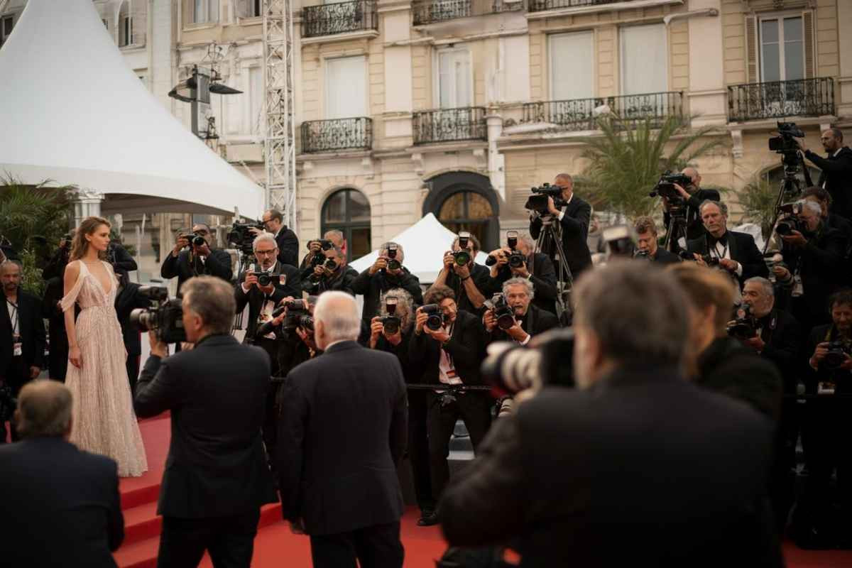 Divi al Lido: tra scintillio e controversie