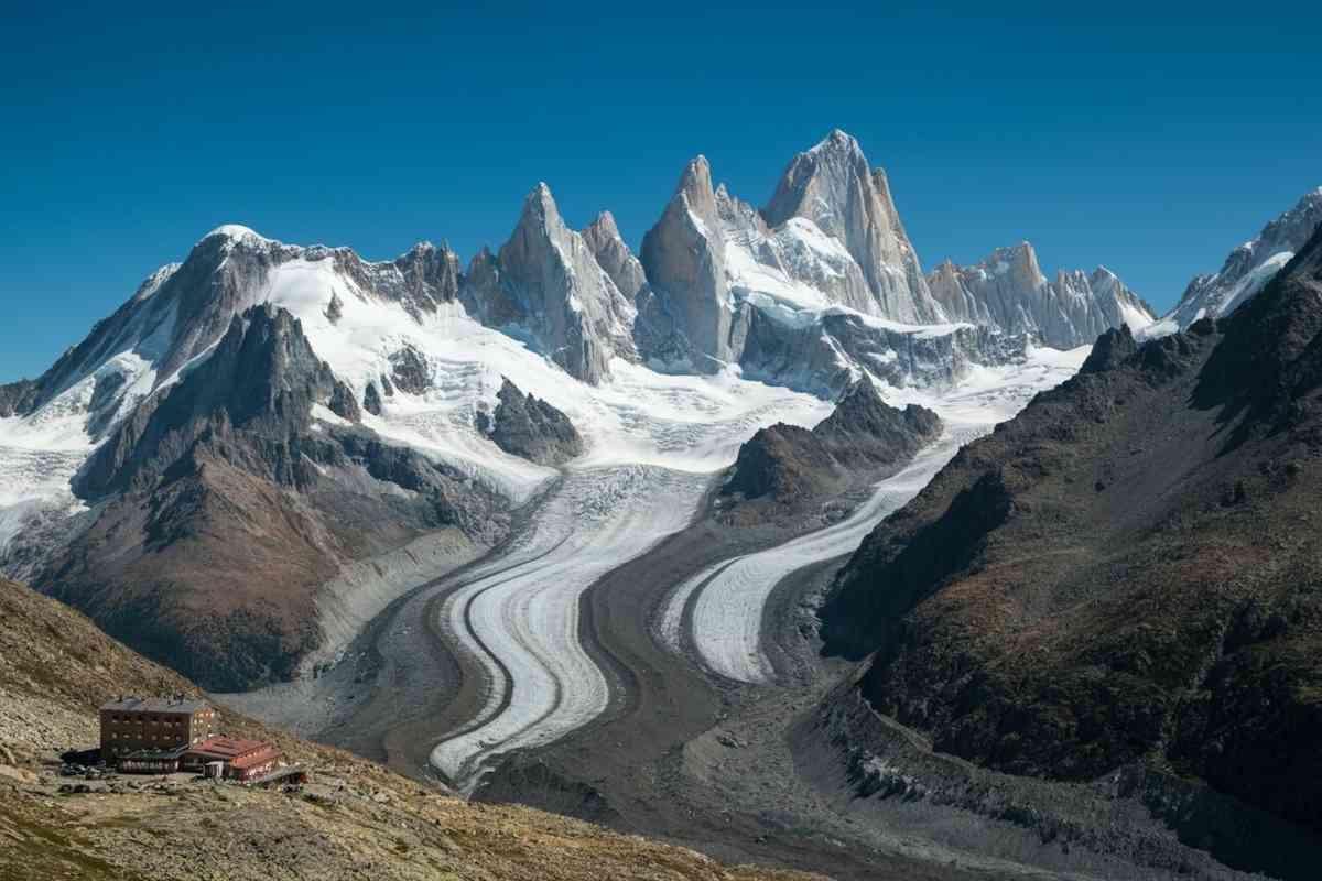 Due alpinisti italiani trovati senza vita sul Castore: tragedia sul Monte Rosa