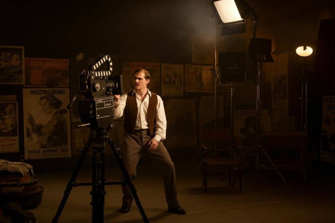 Everett lascia Emily in Paris per un nuovo progetto su Oscar Wilde