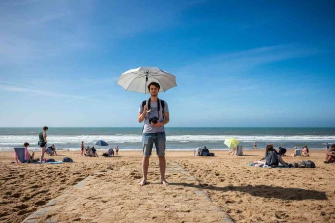 Hallissey e i blitz in spiaggia: la paura dei balneari e la sfida ai tassisti di Mondello
